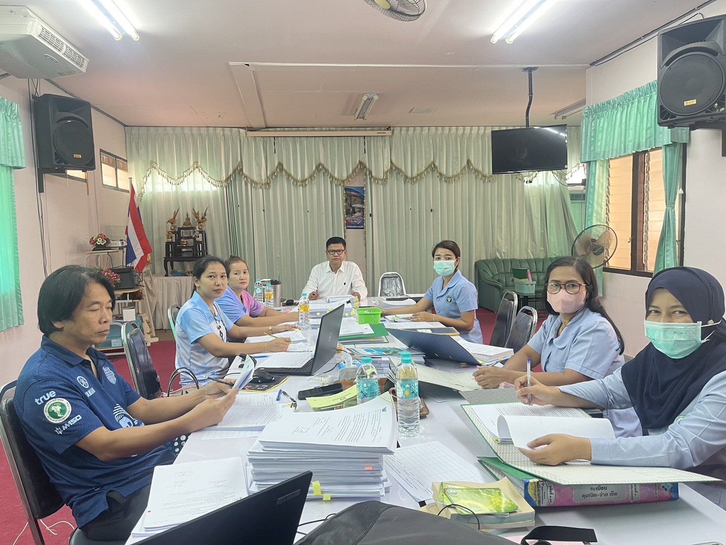 วันที่ 20 มกราคม 2566 นายสรรเพชญ เรืองอร่าม ตำแหน่งนักวิชาการสาธารณสุขชำนาญการ พร้อมด้วยคณะกรรมการตรวจสอบภายในระดับอำเภอ ได้ดำเนินการตรวจสอบภายในหน่วยบริการ ในระดับโรงพยาบาลส่งเสริมสุขภาพตำบลในเครือข่าย  ประจำปีงบประมาณ 2566